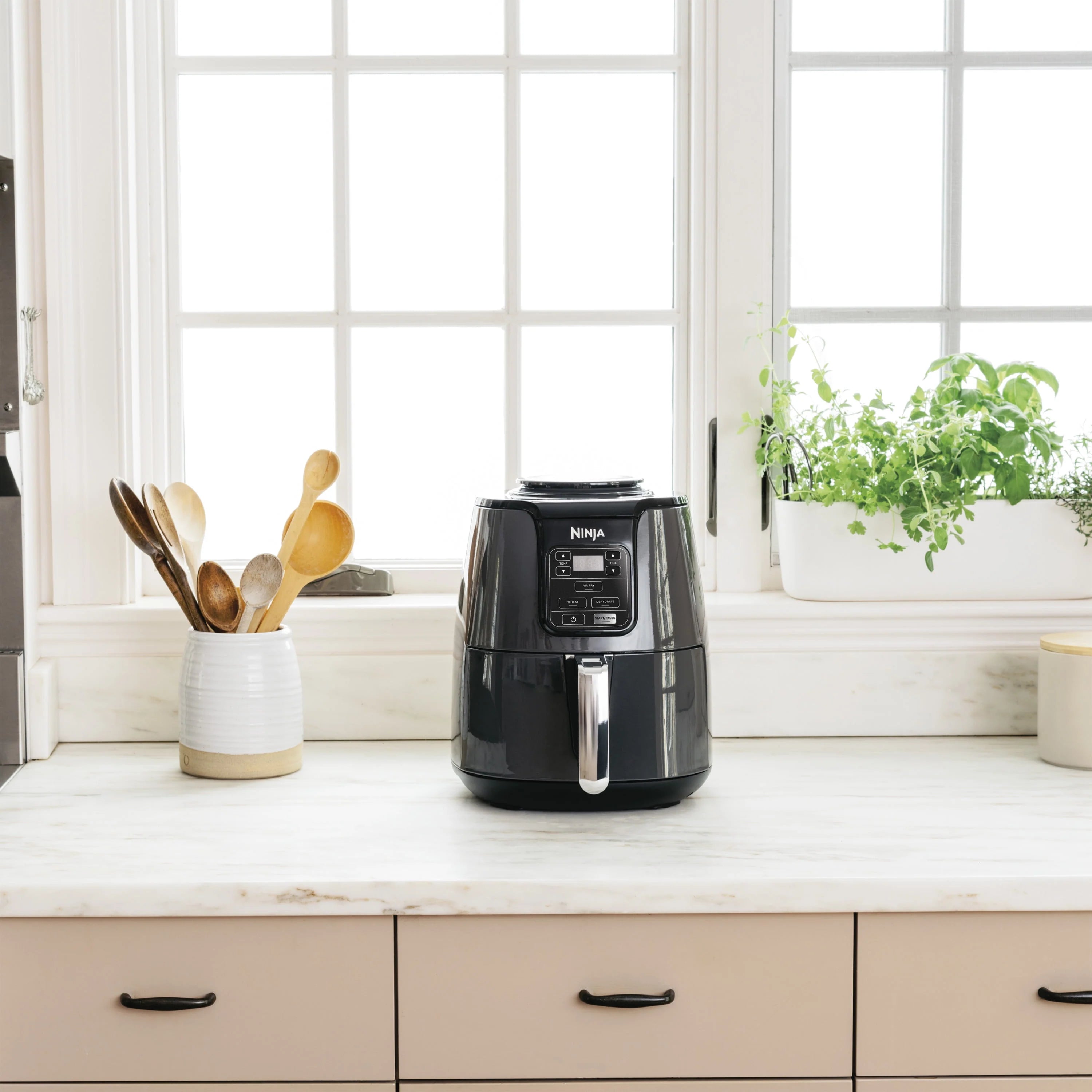 Black 4QT Air Fryer X856