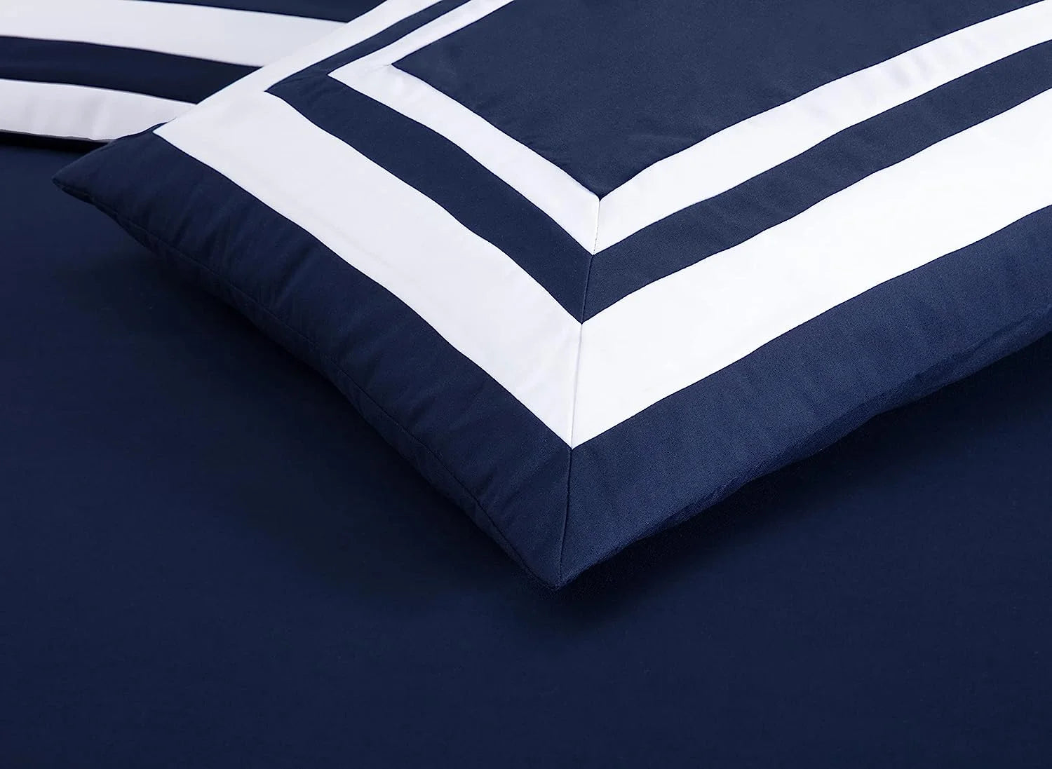 7-Piece King Bed in a Bag Comforter Set with Sheets Navy White Square Pattern Bedding Set O8298