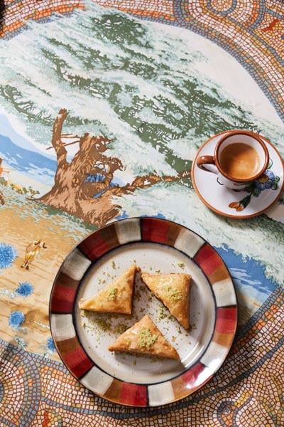 16pc Traditional Triangle Baklavas K4894