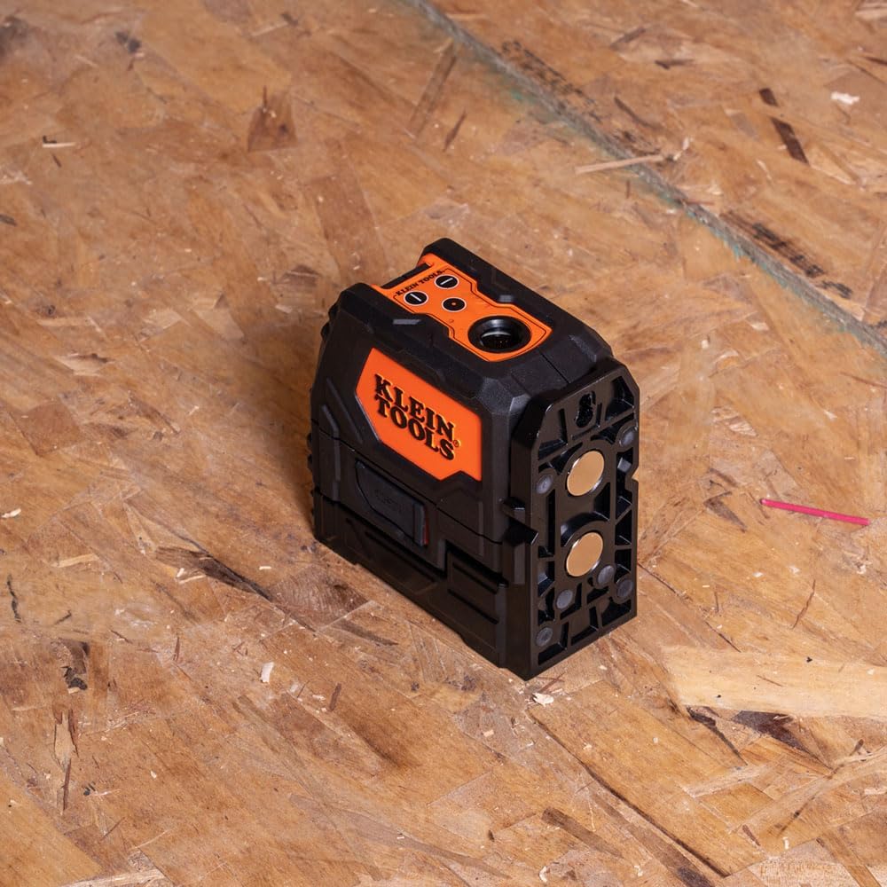 Self-Leveling Cross-Line Laser Level with Magnetic Mounting Clamp D5132