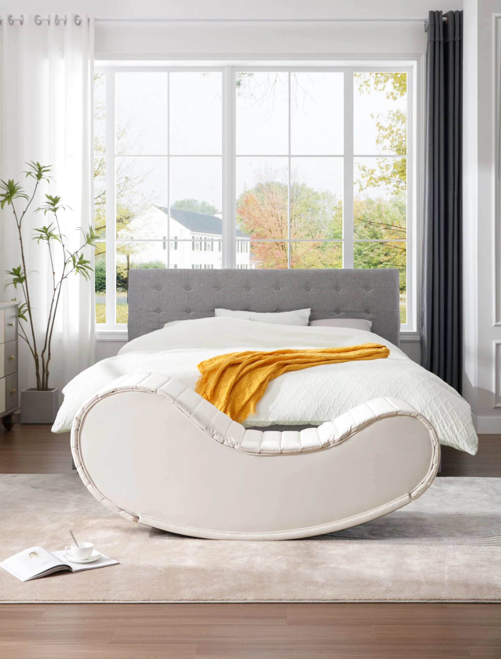 White & Black Faux Leather Curved Sofa E62355