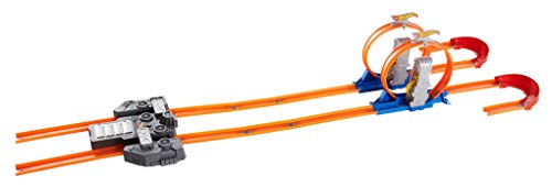 Hot Wheels Toy Car Track Set with Motorized Booster M2453