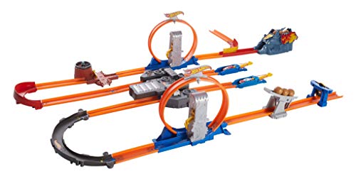 Hot Wheels Toy Car Track Set with Motorized Booster M2453