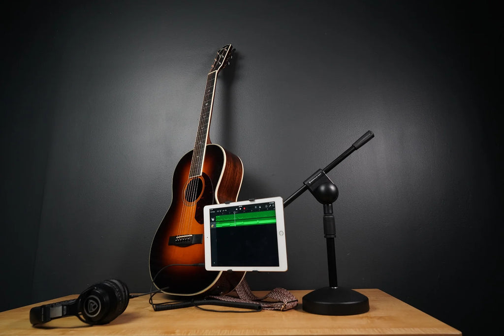 4-Person Podcasting with Mixer Headphones Amp Stands S8685