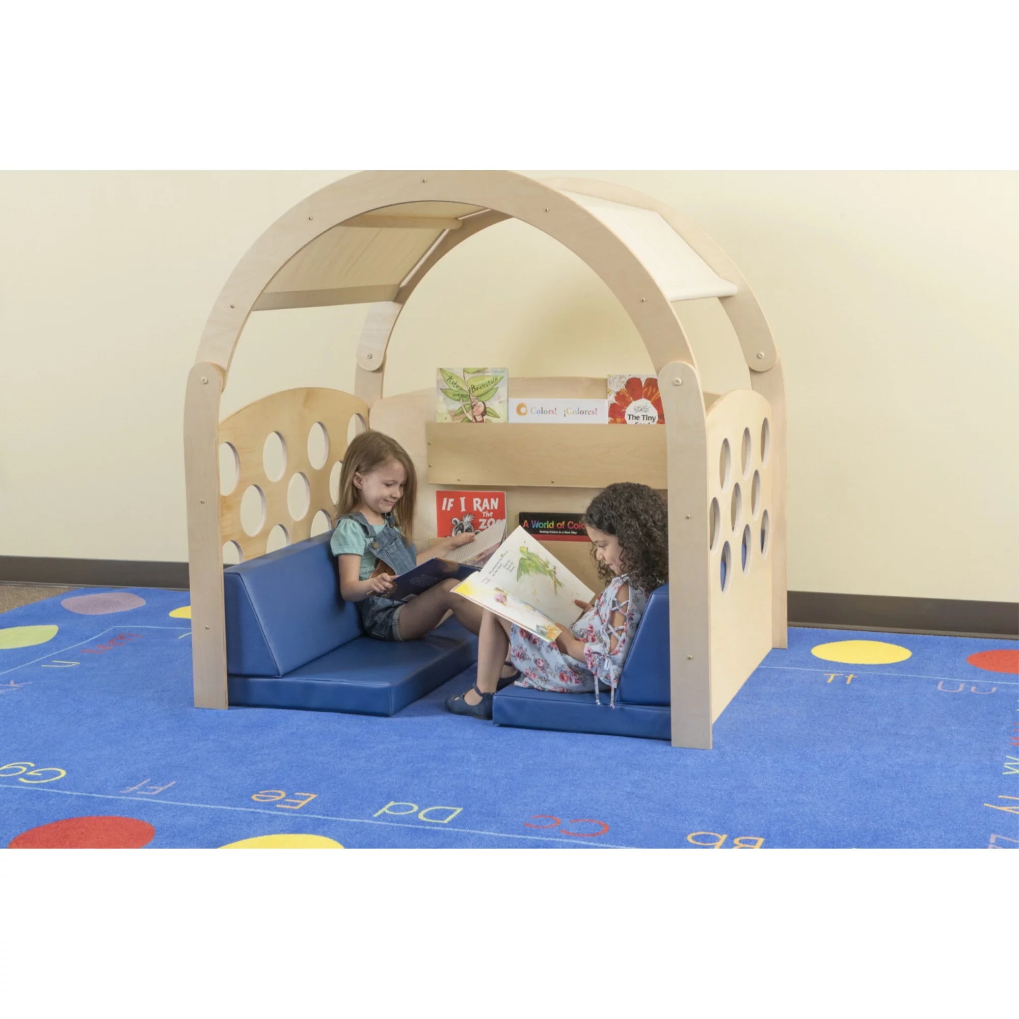 Tan/Red Canopy Reading Nook with Blue Cushions X53364