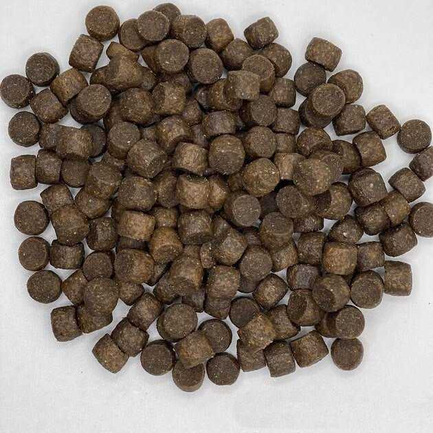 Essential Blend Premium Dog Food H8380