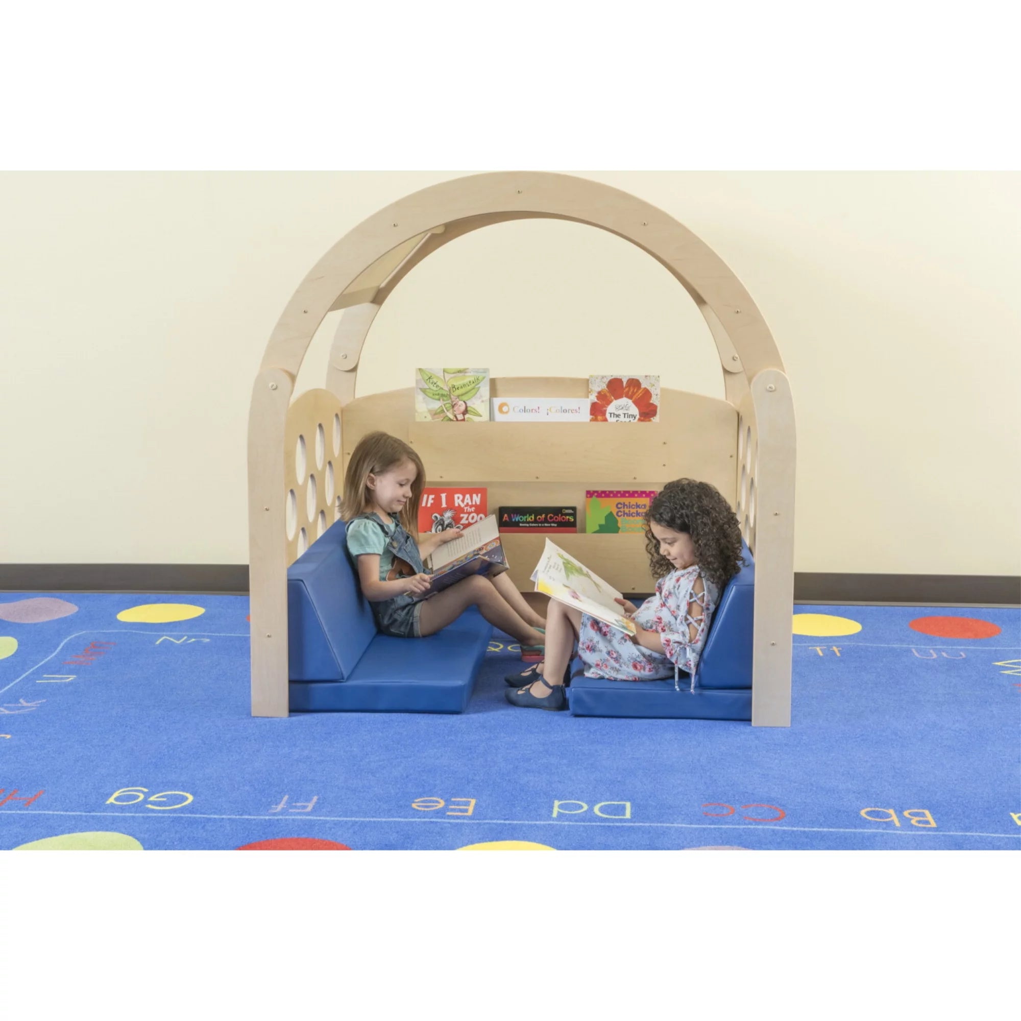 Tan/Red Canopy Reading Nook with Blue Cushions X53364
