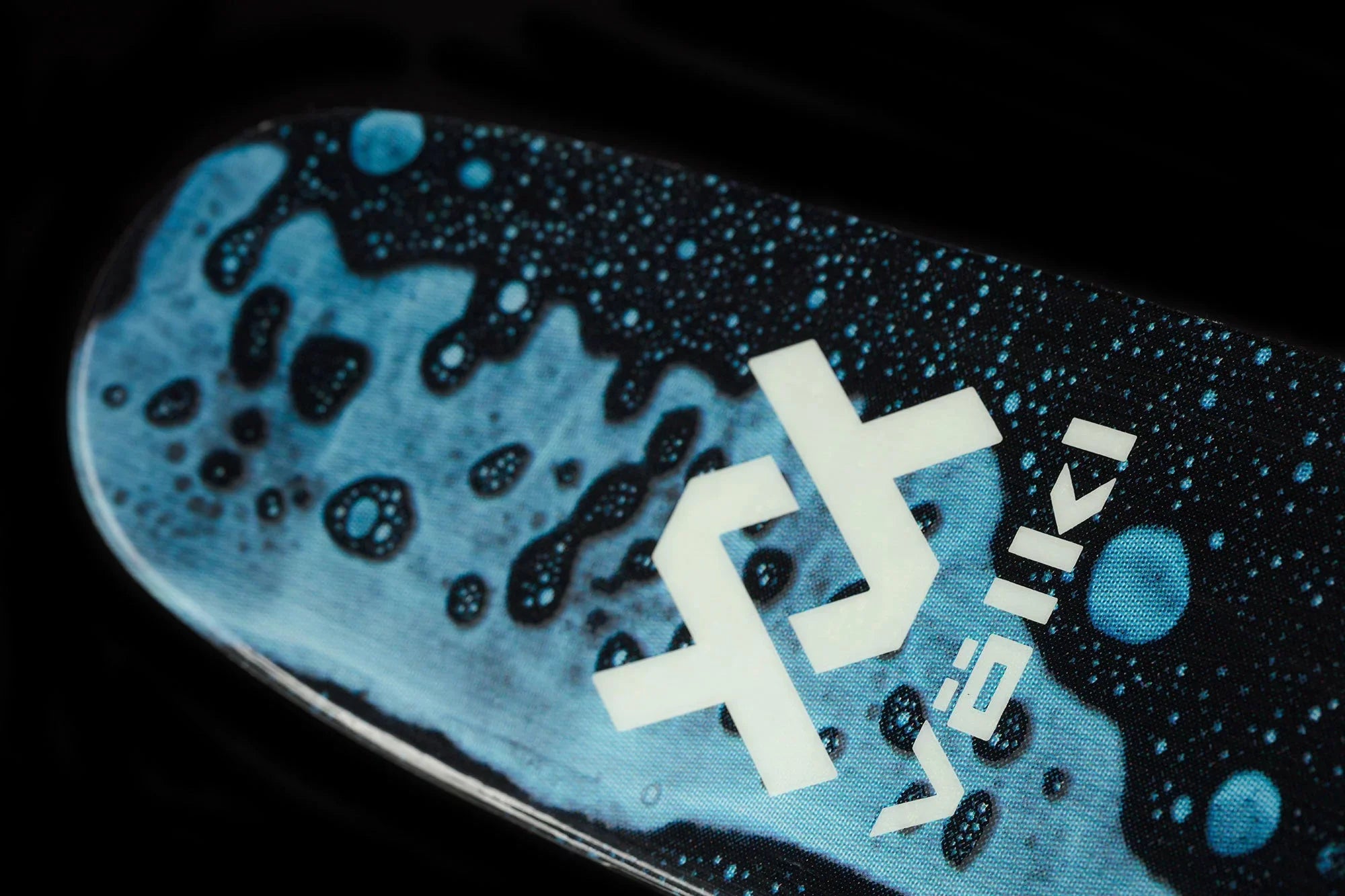 104 Skis J319